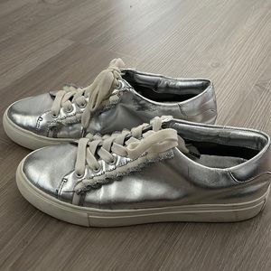 TORY BURCH SPORT RUFFLED SNEAKERS METALLIC SILVER